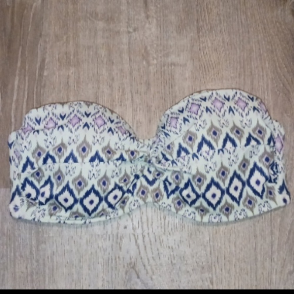Victoria’s Secret bikini top 36D